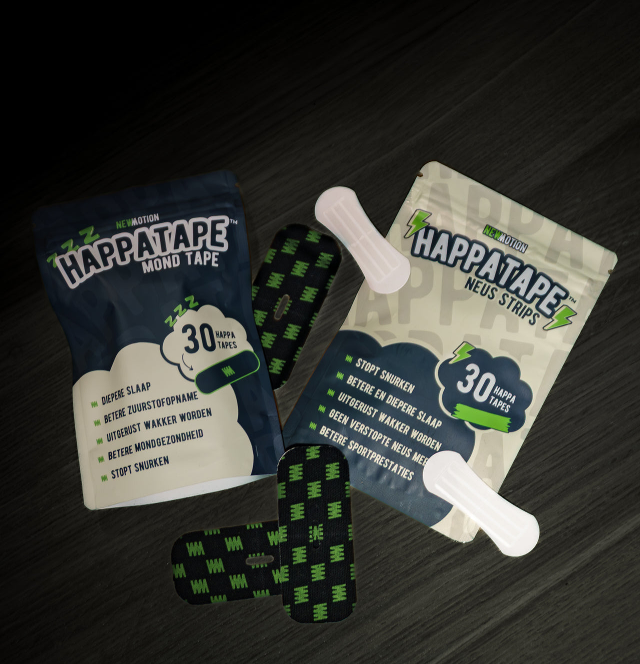 Mondtape en Neusstrips op tafel